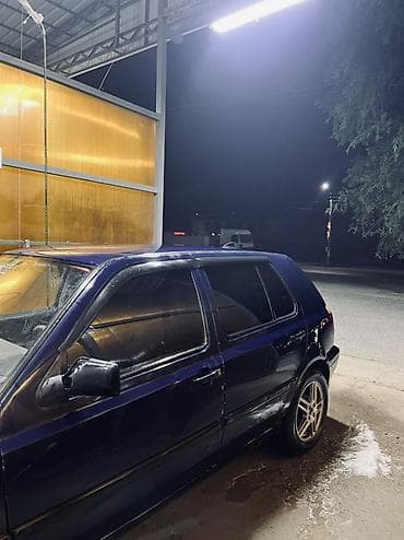 хит машина: Volkswagen Golf: 1995 г., 1.6 л, Механика, Бензин, Хэтчбэк — 7