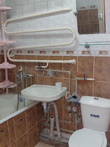 6 микрорайон квартиры: 1 комната, 32 м², 6 мкр 104 серия, 4 этаж, Требуется ремонт — 3