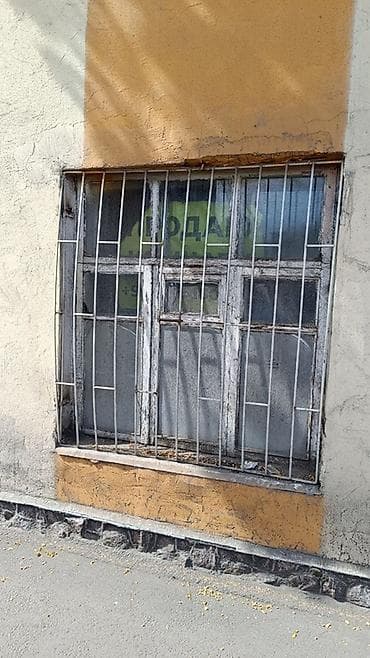 бутик в гуме: Продаю комнату 17 м2, 1 этаж, под бизнес. Проспект Чуй в районе Ош — 1