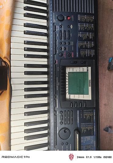 студийный фон: Синтезатор/аранжировщик Yamaha PSR-530 - Полноклавишная клавиатура — 1