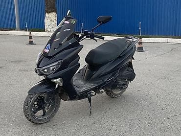 Скутеры: Скутер/максискутер 150–200 см³ (ориентировочно), черный, с высоким — 3