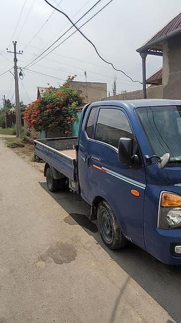 s line руль: Hyundai Porter II, синий бортовой малотоннажник. Свежепригнанный с Юж — 5