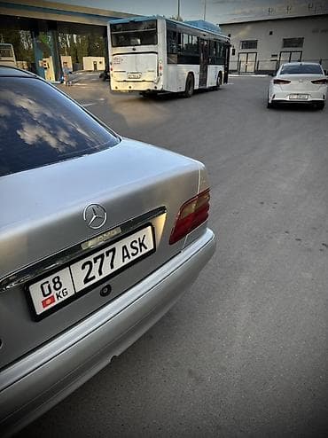 зеркало большие: Mercedes-Benz E-Class: 2001 г., 2.2 л, Механика, Дизель, Седан — 8