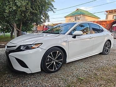 2020: Toyota Camry: 2020 г., Гибрид, Седан — 3