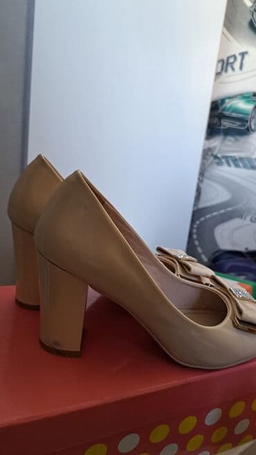 туфли беж цвет: Бежевые женские туфли-лодочки на устойчивом каблуке.р-р 35-36 — 1