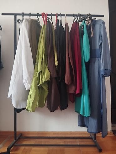 Напольная вешалка/стойка для одежды - Прочная металлическая at lalafo.kg Напольная вешалка/стойка для одежды - Прочная металлическая