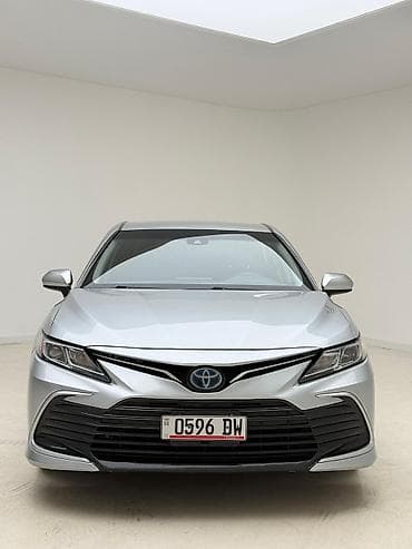 byd seagull: Toyota Camry: 2021 г., Гибрид, Седан — 3