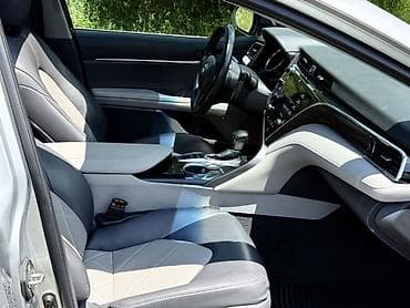 corolla s: Toyota Camry: 2019 г., 2.5 л, Автомат, Бензин, Седан — 5