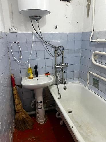 кирпичный гараж: 2 комнаты, 51 м², 104 серия, 4 этаж, Косметический ремонт — 9
