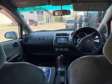 mini cuper: Honda Fit: 2003 г., Автомат, Бензин, Хэтчбэк — 9