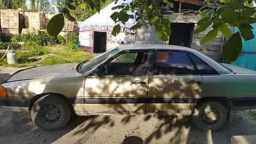 Audi 100: 1983 г., Седан — 2