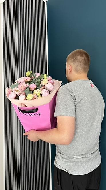 Дом и сад: Пышный букет из розовых пионов - Состав: многочисленные бутоны — 5