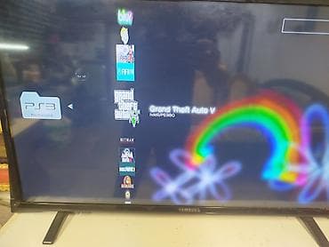 redmi pad 2: Sony PlayStation 3 Slim (модель с логотипом PS3 на крышке). На консоли — 4