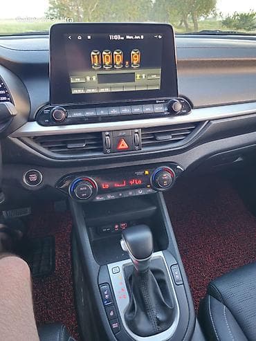 сет 302: Kia K3: 2019 г., Седан — 7