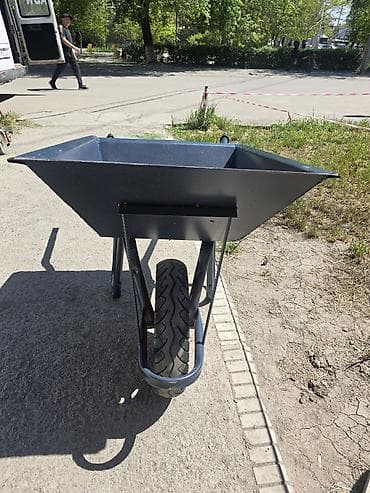 строительные тачка: Садово-строительная тачка и тележка, Стальная, Одноколесная — 2