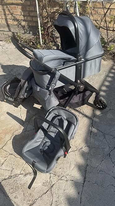 Продаю коляску 3 в 1. Покупали в начале лето Пользовались очень мало