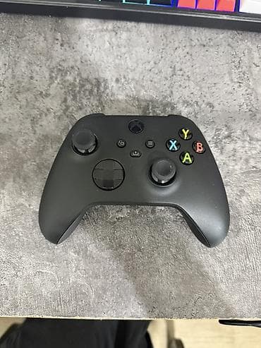 джойстик xbox one: Почти новый в идеальном состоянии был куплен 4 месяца назад — 2