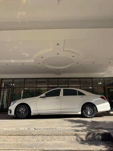 Линолеум: Mercedes-Benz S-Class: 2006 г., 5.5 л, Автомат, Газ, Седан — 2