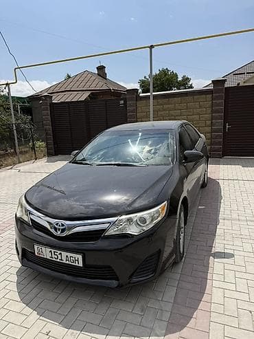 Toyota Camry: 2014 г., Автомат, Бензин, Седан at lalafo.kg Toyota Camry: 2014 г., Автомат, Бензин, Седан
