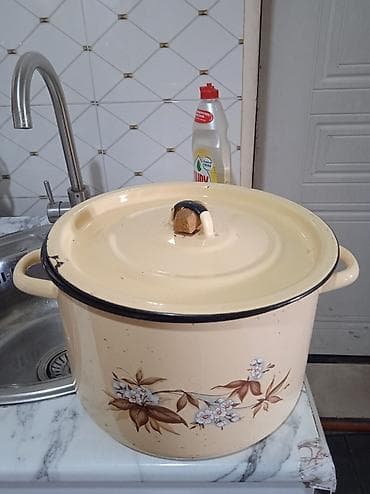 Продаю кастрюли: 1. большая at lalafo.kg Продаю кастрюли: 1. большая