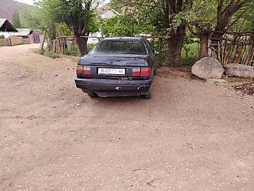 Volkswagen Passat: 1988 г., Седан — 3