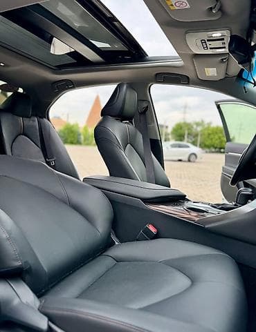 Toyota Camry: 2018 г., 2.5 л, Автомат, Бензин, Седан — 10