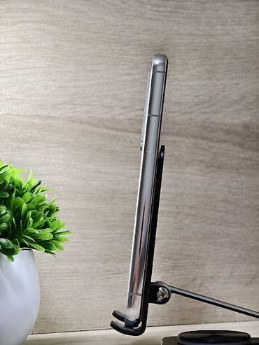 pixel 10: Samsung Galaxy S22, цвет - Белый, 2 SIM — 4