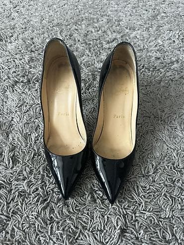 лабутен обувь: Лодочки-стилеты Christian Louboutin, модель с острым носком. - — 1