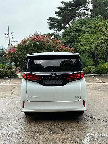 вмятина: Toyota Alphard: 2025 г., 2.5 л, Автомат, Гибрид, Минивэн — 8