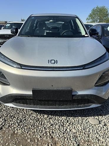 solutions elementary: Электромобиль кроссовер iO 05 (на эмблемах — «IO», шильдик «Q05») в — 1