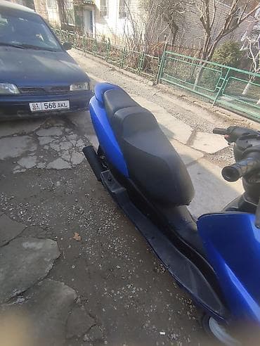 100 с3: Макси-скутер Yamaha, 125 куб. см, Бензин — 4