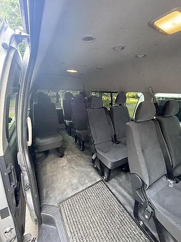 бусик форд: Toyota Hiace: 2011 г., 2.7 л, Механика, Бензин, Бус — 6