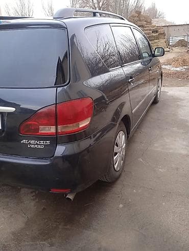 гетз 2: Toyota Avensis Verso: 2002 г., 2 л, Автомат, Бензин, Минивэн — 5