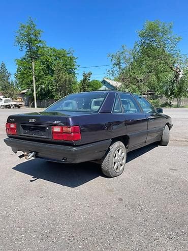 Унаа сатуу: Audi 100: 1990 г., 1.8 л, Кол менен иштөөчү, Бензин, Седан — 5
