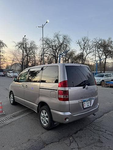 volvo v90: Toyota Noah: 2004 г., 2 л, Автомат, Бензин, Минивэн — 3