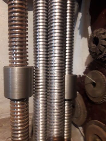 Винт с гайкой ленточная резба