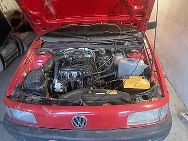 Volkswagen Passat: 1989 г., 1.8 л, Кол менен иштөөчү, Бензин, Универсал