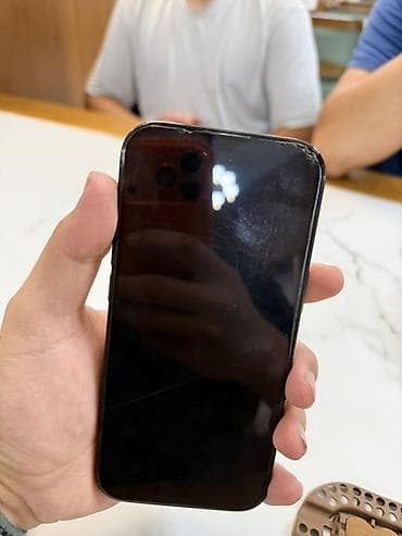 iphone se1: IPhone Air, Б/у, 256 ГБ, Черный, Чехол, 94 % — 4