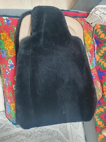 bmw 3 серии: Чехлы Меховые, С подушкой, цвет - Черный, Toyota, Б/у, Самовывоз — 2