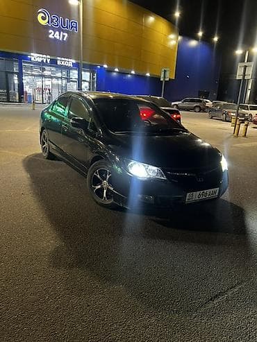 Honda Civic: 2006 г., 1.8 л, Механика, Бензин, Седан