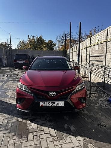 kia seltas: Toyota Camry: 2018 г., Седан — 1