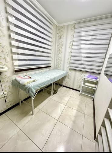 парикмахерские оборудование: Сдаю Кабинет в салоне, 3 м², Для бровиста, Для лешмейкера, Для визажиста — 1