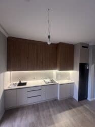 мягкий кухонный уголок: Кухонный гарнитур современного дизайна - Прямая планировка по одной — 1