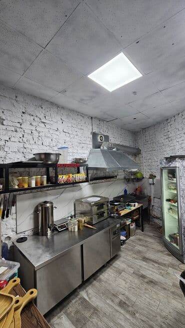 Линолеум: Продаётся готовый бизнес кафе суши пицца 80 кв.м (недорогая арендная — 9