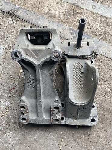 mazda mx: Подушка коробки передач Volvo Б/у, Оригинал — 1