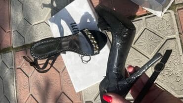 отдам даром обувь: Туфли 35 размера новые от того что долго лежали бархат обтерся — 3