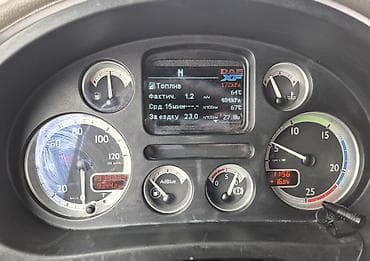 john dere: Тягач, DAF, 2011 г., Тентованный — 5