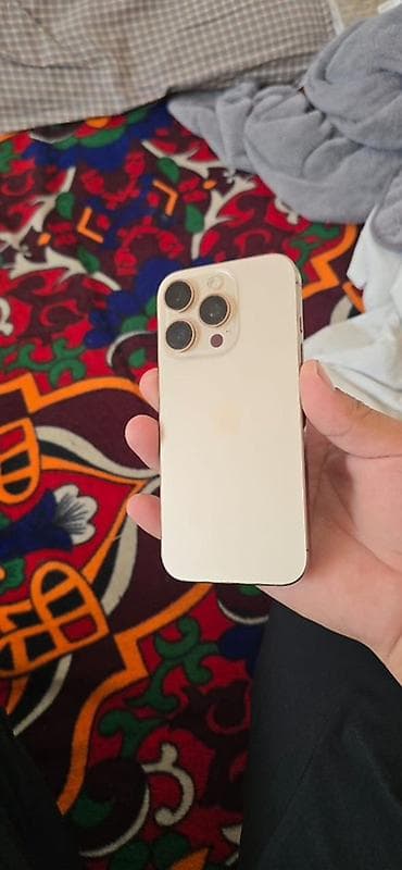 aple iphone 5: IPhone 16 Pro, Золотой — 1