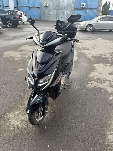 suzuki shift: Скутер/мопед электрический, черный, спортивный дизайн кузова. ЭЛЕКТРО — 1