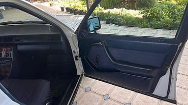 413 cdi: Mercedes-Benz E-Class: 1988 г., 2 л, Механика, Бензин, Седан — 7